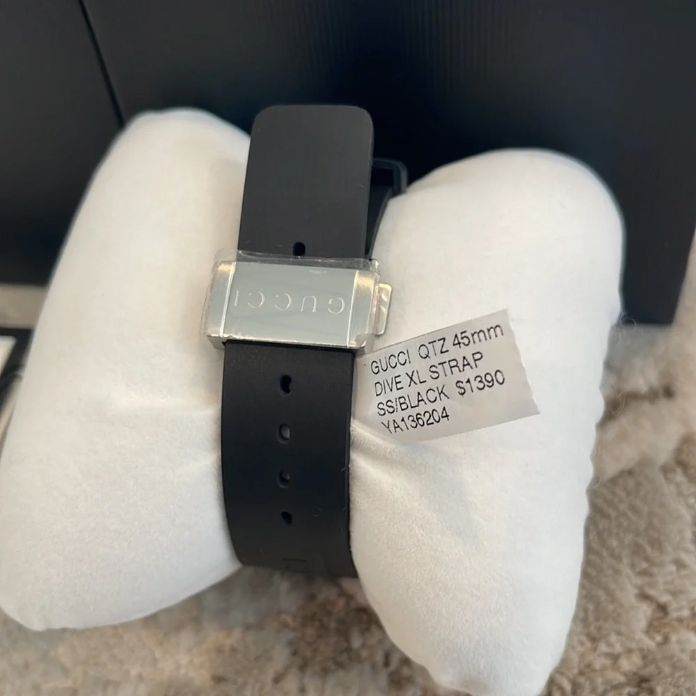 NWT GUCCI DIVE XL 45MM QUARTZ WATCH